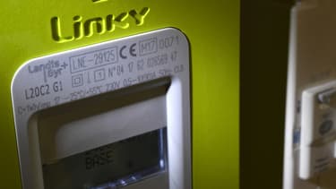 A Arras, Gilberte Morel, 85 ans, a vu sa facture annuelle d'électricité passer de 100 à 500 euros depuis l'installation d'un compteur Linky. La retraitée a attaqué EDF et Enedis en justice