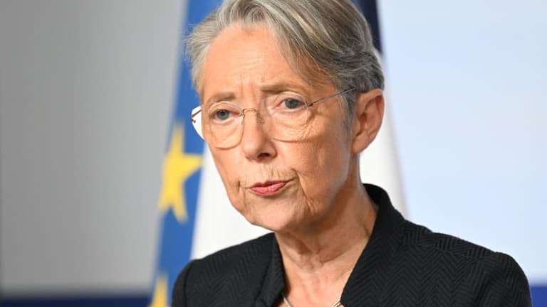 La Première ministre Élisabeth Borne délivre un discours pour les 100 jours du 2e quinquennat d'Emmanuel Macron, à Paris le 26 avril 2023