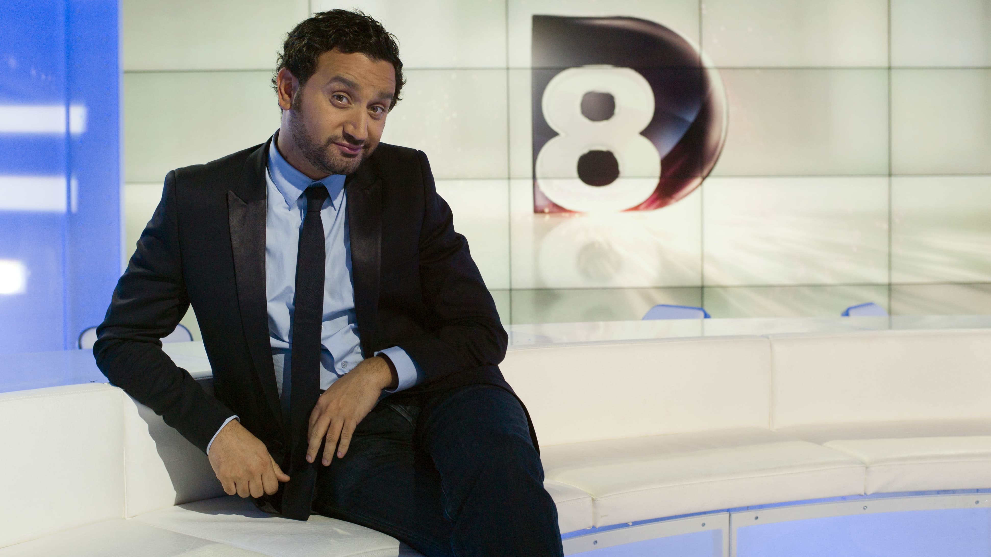 Cyril Hanouna sur le plateau de D8.