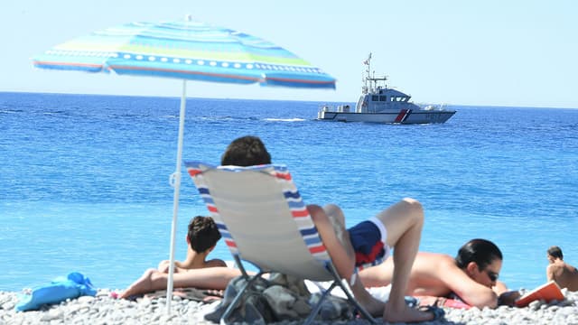 Quelques jours après l'attentat de Nice, les vacanciers sont de retour sur la plage.