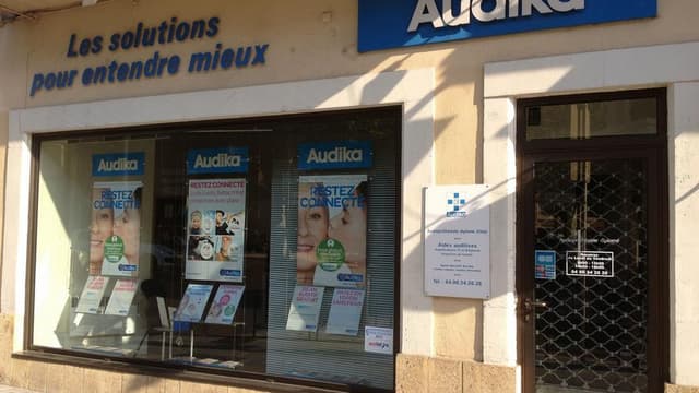 Audika possède 460 magasins en France.