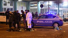 la police italienne sur les lieux de la mort d'Anis Amri le 23 décembre. 