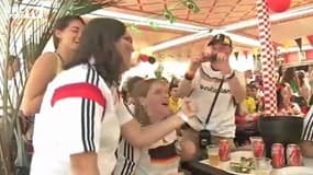 Football / Les supporters allemands exultent sur le but de Hummels - 04/07