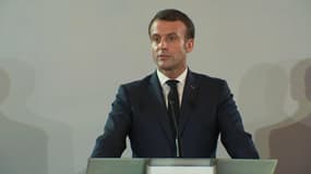 Emmanuel Macron en conférence en Côte d'Ivoire.