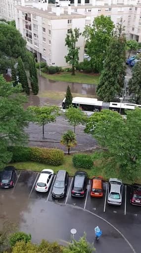 Orage à Mérignac (Gironde), des rues inondées - Témoins BFMTV