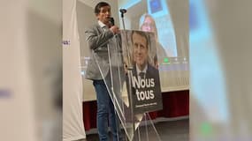 Eric Lions, le président de la Chambre d’agriculture des Hautes-Alpes, lors d'une réunion publique pour Emmanuel Macron le 22 avril 2022 à Embrun.