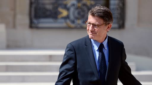 Le ministre de l'Education Vincent Peillon quittant le Conseil des ministres le 13 juin 2012