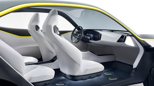 Des caméras pour rétroviseurs, des portes antagonistes, Opel a travaillé l'épure dans ce concept. Des caméras pour rétroviseurs, des portes antagonistes, Opel a travaillé l'épure dans ce concept.