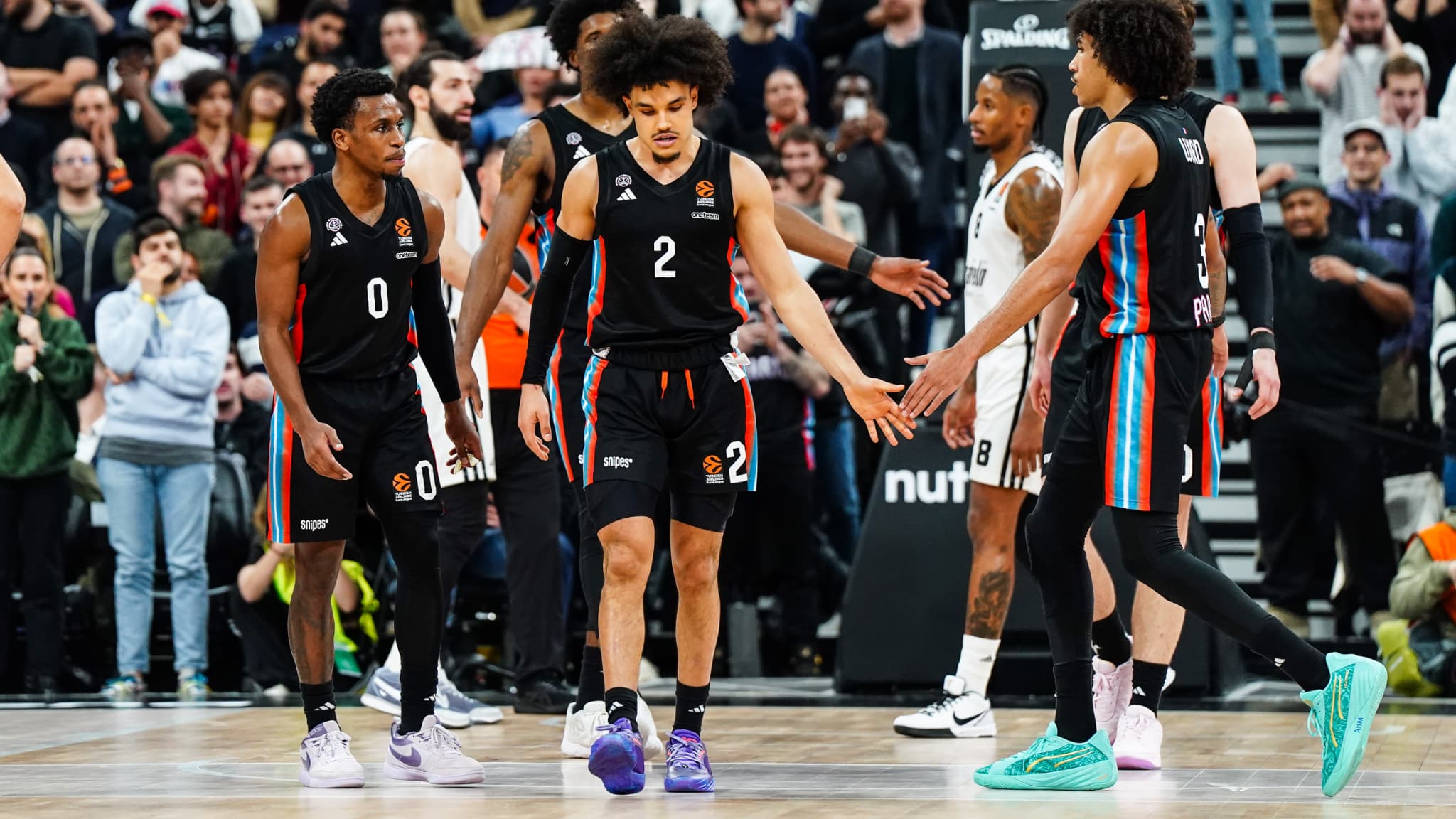 Une équipe qui gagne, une Arena bien remplie, une ambiance qui monte... Comment le basket s'est (enfin) fait une place à Paris