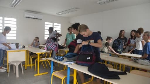 Des élèves de retour à l'école trois semaines après l'ouragan Irma
