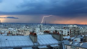 Orage au dessus de Paris le 22 août 2011.