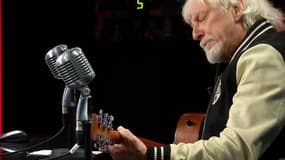 Quand Hugues Aufray chante Bob Dylan sur le plateau de Bourdin Direct