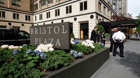 Le Bristol Plaza, à New York, où Dominique Strauss-Kahn devait résider à sa sortie de prison. Les avocats de Dominique Strauss-Kahn ont remis vendredi à un juge de New York un million de dollars de caution et un dépôt de garantie de cinq millions de dolla