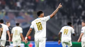 Pierre-Emerick Aubameyang célébrant son second but de la soirée face à l'Ajax en Ligue Europa