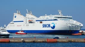 Les paquebots de la SNCM, bloqués à quai depuis six jours, pénalisent peu le trafic de voyageurs mais plus celui du fret.