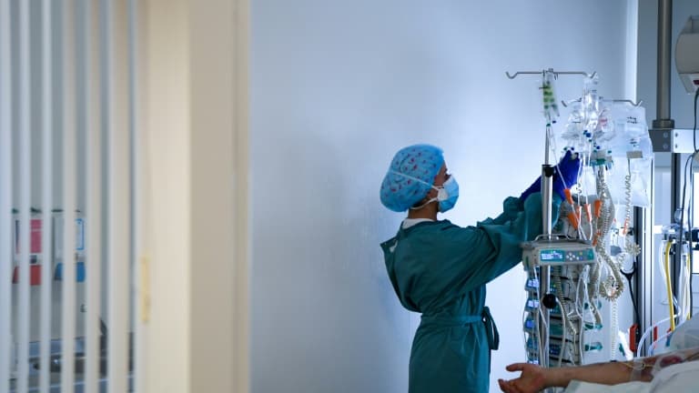 Un patient soigné dans un hôpital d'Igualada, en Espagne, le 1er décembre 2020 (photo d'illustration).
