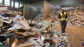 À Ivry, le plus important centre de traitement de déchets d'Ile de France est bloqué depuis mardi.