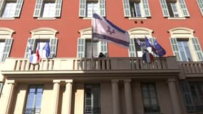 Un drapeau israélien sur la façade de la mairie de Nice.