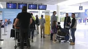 Grève des contrôleurs aériens: le casse-tête économique pour les voyageurs