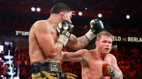 Saul "Canelo" Alvarez face à l'Américain Edgar Berlanga