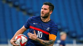 L'attaquant des Bleus André-Pierre Gignac après avoir égalisé face à l'Afrique du Sud, le 25 juillet 2021 à Saitama