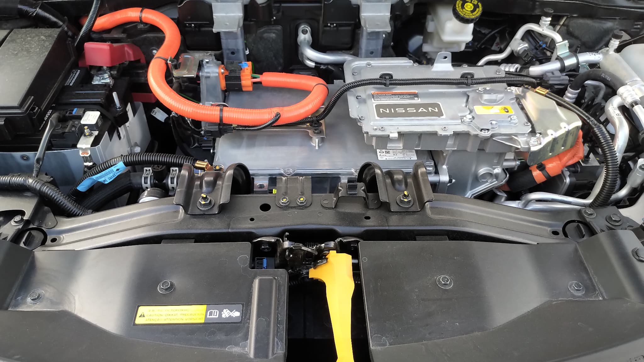 Annoncé avec une autonomie en cycle mixte de 530 kilomètres, le Nissan Ariya dispose plutôt d’un rayon d’action de 480 kilomètres, une moyenne très honorable pour un grand modèle familial. Annoncé avec une autonomie en cycle mixte de 530 kilomètres, le Nissan Ariya dispose plutôt d’un rayon d’action de 480 kilomètres, une moyenne très honorable pour un grand modèle familial.