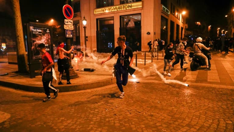 Incidents sur les Champs-Elysées le 23 août 2020 après la finale perdue par le PSG.