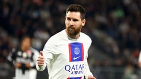Lionel Messi pouce levé au PSG en avril 2023