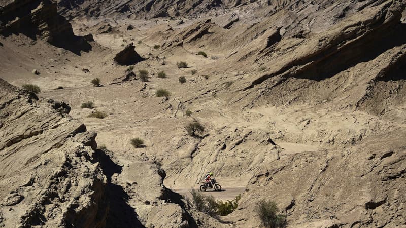 L'enfant a été retrouvé sain et sauf par un ancien motard du rallye Dakar (photo d'illustration).