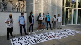 Manifestation devant le siège de la FFF