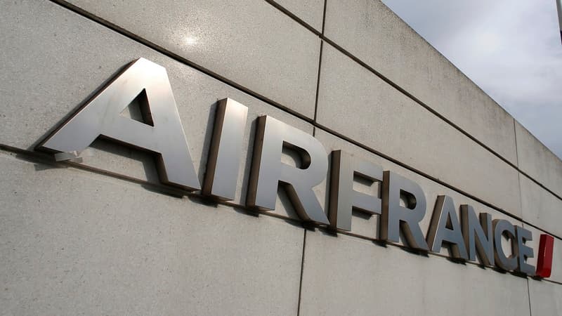 Selon Les Echos, "le plan de reconstruction d'Air France (...) devrait compter de 8.000 à 10.000 suppressions d'emplois, soit 15% à 20% des effectifs de groupe".
