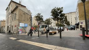 La place Louise-Michel, à cheval entre les quartiers marseillais de Belsunce et Saint-Charles, en janvier 2024. 