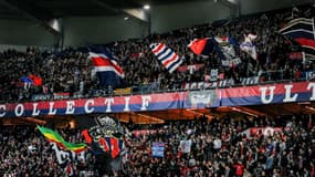 Le CUP a déployé une banderole devant le Parc des Princes