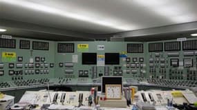 Salle de contrôle du réacteur n°3 de la centrale de Fukushima-Daiichi. De la fumée noire est brièvement sortie mercredi du réacteur n°3, provoquant l'évacuation temporaire des ouvriers qui tentent d'éviter une catastrophe nucléaire au Japon. /Photo prise