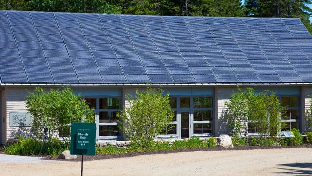 Le milliardaire américain, propriétaire de Tesla et Solar City entend commercialiser des toitures solaires personnalisées. (image d'illustration).