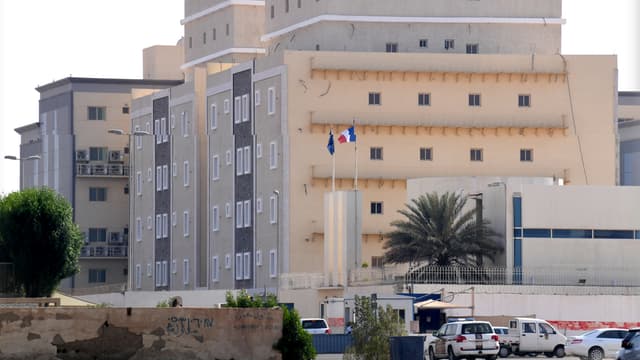 Un vigile du consulat de Jeddah en Arabie Saoudite a été attaqué au couteau.