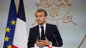 Emmanuel Macron s'exprime lors d'une cérémonie en mémoire des Harkis, le 20 septembre 2021 à l'Elysée