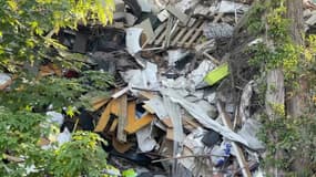 A Villejuif, 50.000 m3 de déchets jonchent le sol.