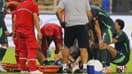 Amine Gouiri évacué sur civière lors du match Algérie-Ouganda, le 14 octobre 2025.