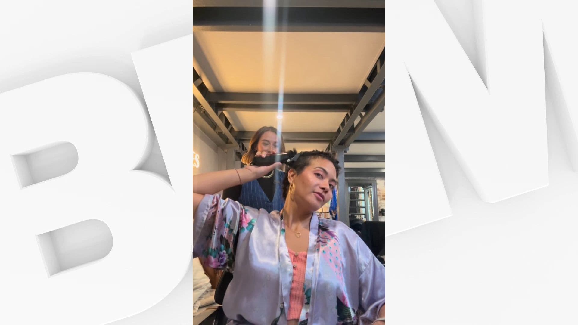 L'EX-MISS FRANCE VAIMALAMA CHAVES SE RASE LA TÊTE POUR OCTOBRE ROSE