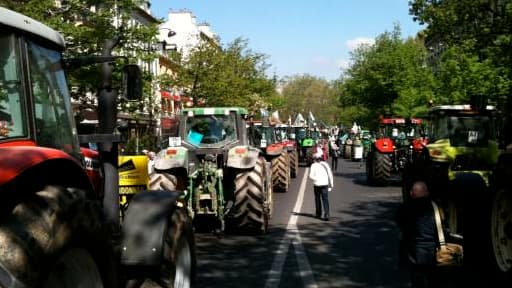 Les agriculteurs veulent opérer "un blocus" à Paris.