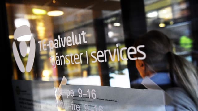 Le taux de chômage en Finlande reste relativement élevé, avec 8,7% de la population sans emploi.