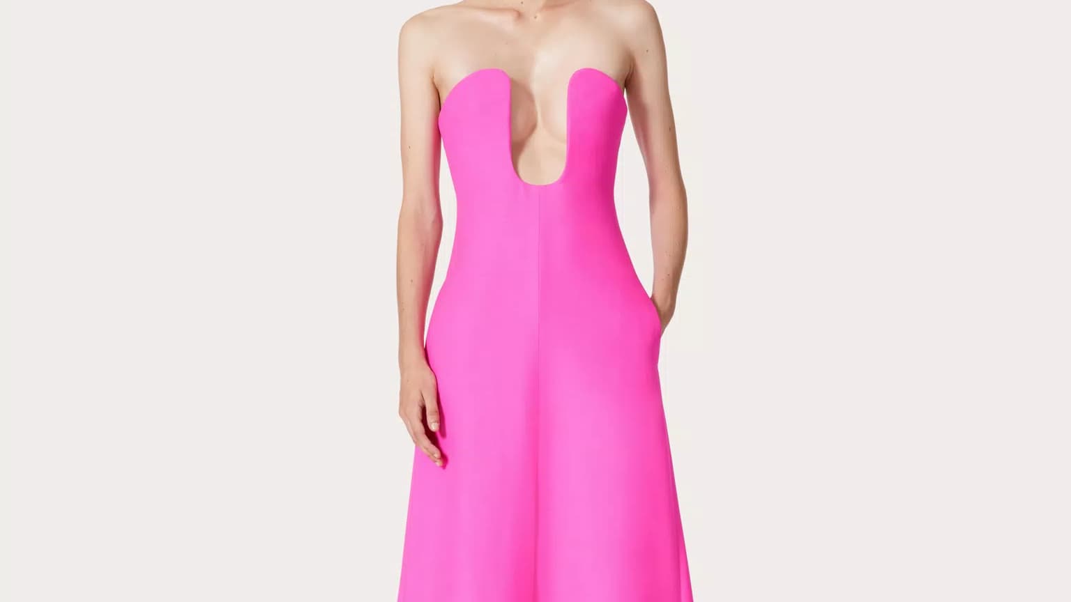 Robe en crêpe rose Pink PP, par Valentino Robe en crêpe rose Pink PP, par Valentino