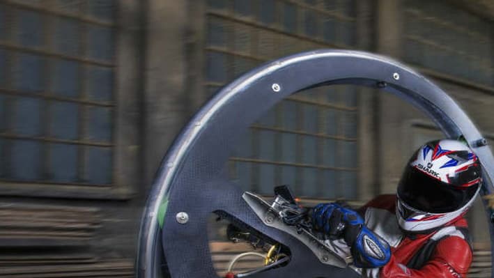 Fabriquée en Grande-Bretagne, elle atteint presque les 100km/h. Fabriquée en Grande-Bretagne, elle atteint presque les 100km/h.