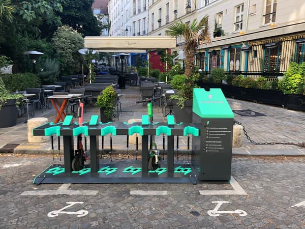 Quatre stations comme celle-ci installée 87 rue de l'Hôtel de Ville vont être testées pendant un an. Quatre stations comme celle-ci installée 87 rue de l'Hôtel de Ville vont être testées pendant un an.