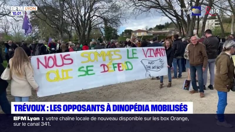 Trévoux: près de 200 opposants au projet Dinopédia se sont mobilisés