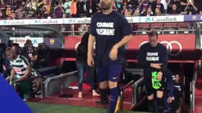 "Courage Ousmane" sur le t-shirt du Barça