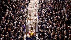 Lors de la première messe célébrée à Notre-Dame de Paris depuis l'incendie d'avril 2019, le 8 décembre 2024