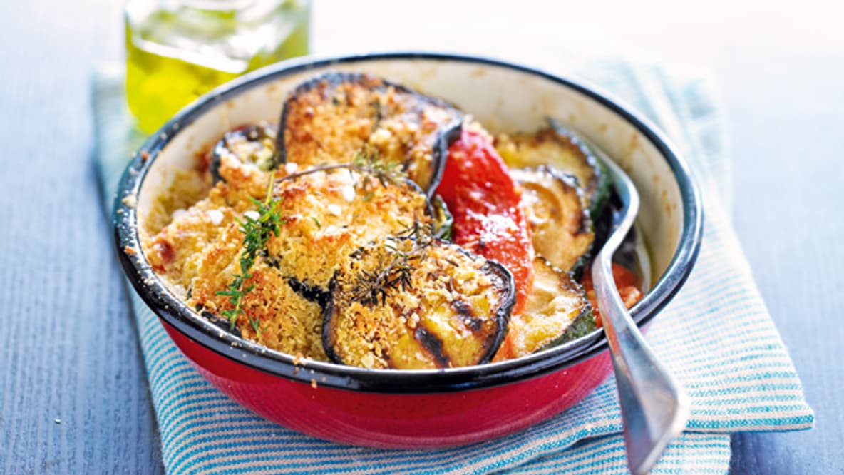 Délicieux gratin d’aubergine, courgettes, tomates et parmesan