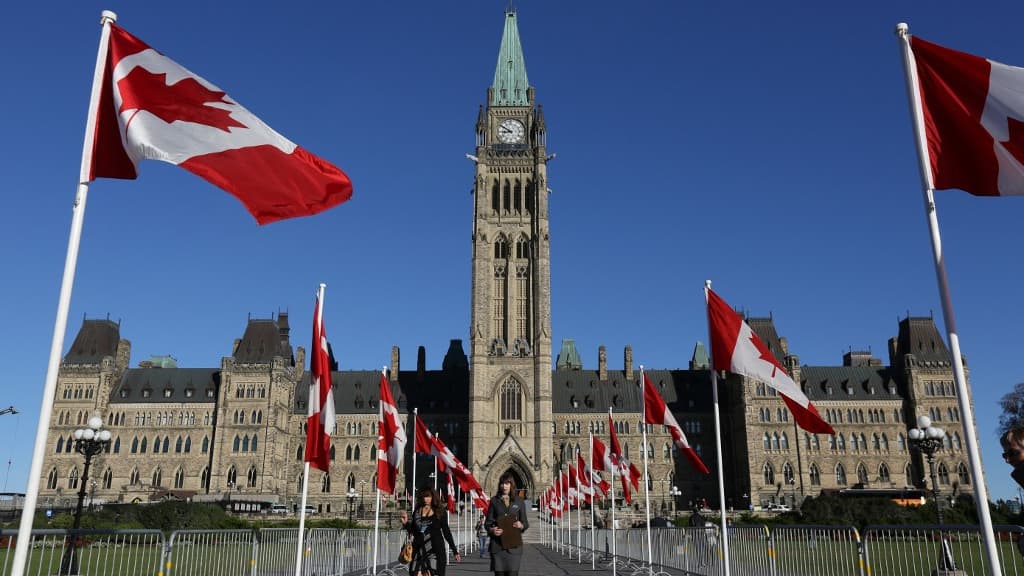 Canadian intelligence agency is investigating death threats from the Iranian regime